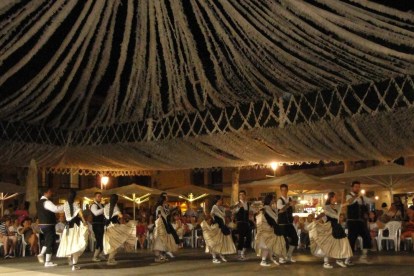 Imatge de l'actuació de l'Esbart Dansaire a Mallorca.