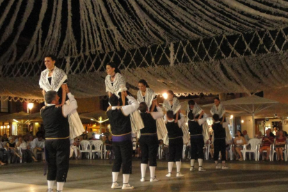 Imatge de l'actuació de l'Esbart Dansaire a Mallorca.