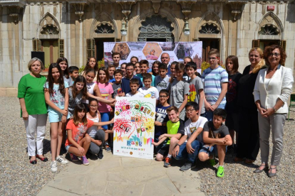 Els alumnes de l'Escola Maria Cortina han presenciat la presentació de Sant Pere 2017.