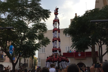 3de9f de la Colla Vella de Valls a la diada de festa major a la plaça de l'Església de Vila-seca.