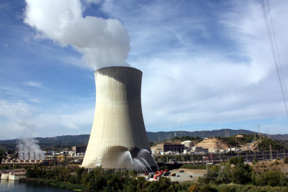 Imatge d'arxiu de la nuclear d'Ascó, una de les centrals que rebria empleats de Garoña.