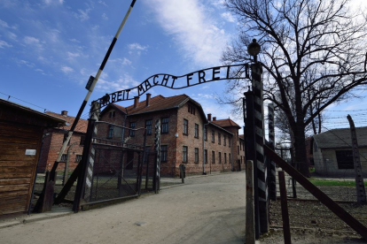 La entrada en el campo de concentración de Auschwitz.