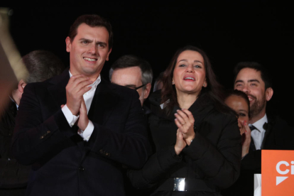 El presidente de Cs, Albert Rivera, y la candidata del partido, Inés Arrimadas, celebran los resultados del 21D