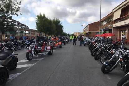 Unes 300 motos i 450 motoristes van trobar-se a l'avinguda Sant Salvador en el marc de la 3a edició del Sansa Motos.