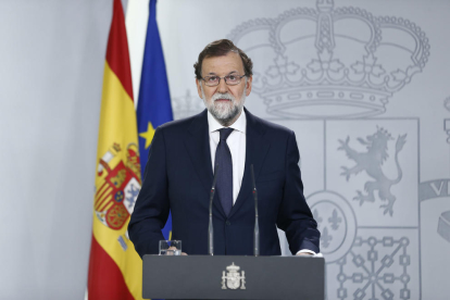 El president del govern espanyol, Mariano Rajoy, durant la compareixença d'aquesta nit.