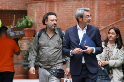 Pau Furriol, vinculat a les naus que emmagatzemarien material electoral, surt en llibertat de la caserna de Travessera de Gràcia de la Guàrdia Civil, el 21 de setembre del 2017.