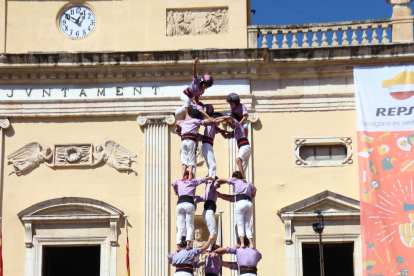 Cinc de nou amb folre descarregat per la Colla Jove Xiquets de Tarragona. Imatge del 17 de setembre de 2017