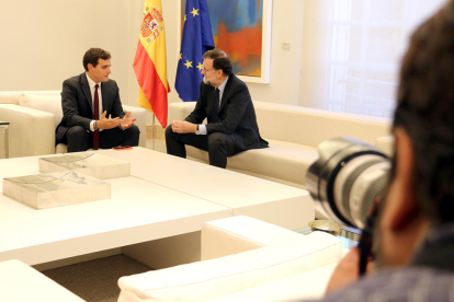 Imatge d'arxiu d'una trobada entre el líder de Cs, Albert Rivera, i el president del govern espanyol, Mariano Rajoy.