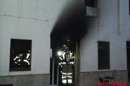 Moment en què els bombers treballaven a l'edifici