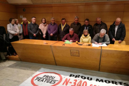 Imagen del encuentro de los alcaldes del Pacto de Berà en l'Arboç, este lunes al mediodía.