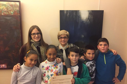 Los alumnos de 4t de la Escuela Eduard Toda que han sido premiados por su trabajo sobre Frias.