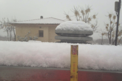 En Horta de Sant Joan ya se han acumulado cuatro centímetros de nieve nueva.