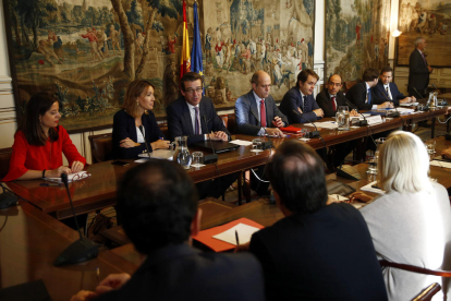 Primera reunió de subsecretaris del govern espanyol després de l'aplicació del 155 a Catalunya presidida pel secretari d'Estat per a les Administracions Territorials, Roberto Bermúdez de Castro.