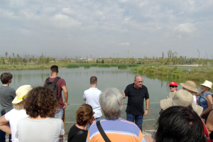 Imatge de la visita realitzada pel primer grup de voluntaris de a l'Anella Mediterrània.