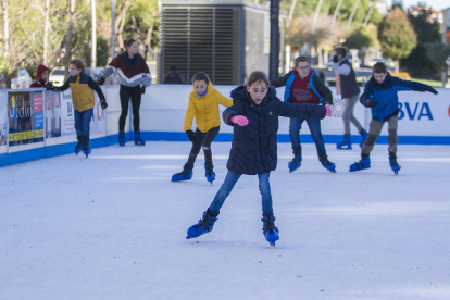 Uns 450 patinadors han utilitzat la pista de gel el primer cap de setmana