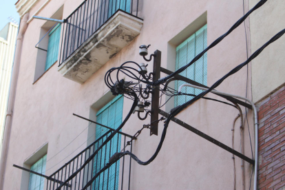 Detalle del cableado eléctrico del barrio marinero.