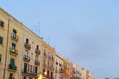 La Colla Jove Xiquets de Tarragona també s'ha desplaçat fins a la plaça de la Font.