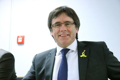 El líder de JxCat, Carles Puigdemont, durante la reunión del grupo en Berlín el 5 de mayo de 2018.