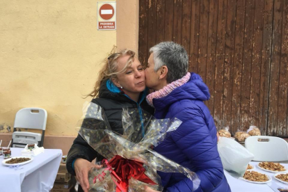 Moment de la celebració de l'acte solidari amb gossos.