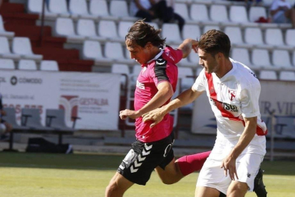 El jugador argentí Bíttolo, a l'esquerra de la imatge.