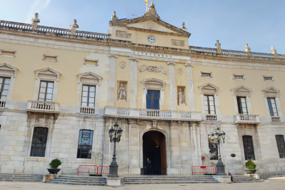 Imatge de la façana de l'Ajuntament de Tarragona.