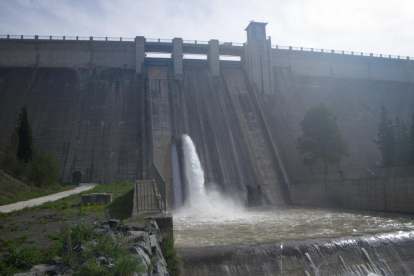 Imagen general de la presa de Siurana.