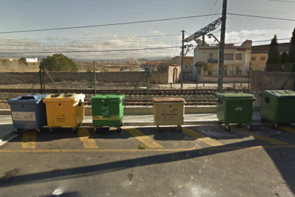 El contenedor quemado estaba situado en la calle de la Estación esquina con calle Catalunya.
