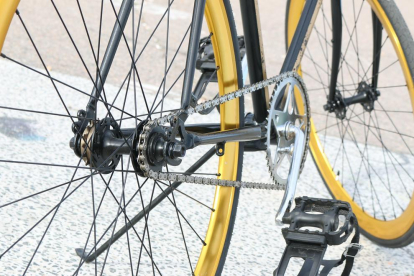 La bicicleta està valorada en prop de 2.000 euros i l'autor del robatori la va posar a la venda a Internet per la meitat.