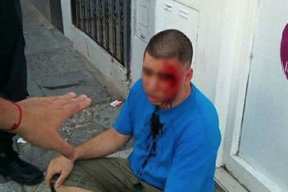 Imatge de l'assetjador en el moment en el qual la policia va intervenir.