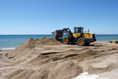 Los trabajos de mejora de las playas durarán un par de semanas.