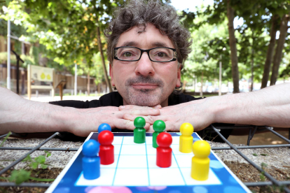 Moratonas treballa per difondre els jocs de taula com a recurs pedagògic als centres educatius.