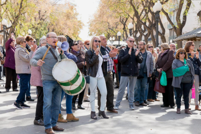 Imagen de una concentración de pensionistas en la Rambla Nova de Tarragona.
