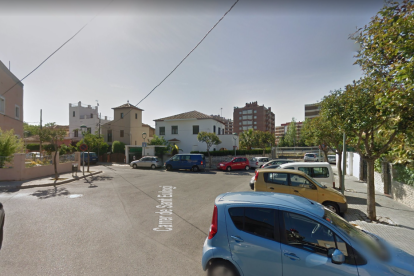 Imatge del carrer Sant Eulogi, ubicat a tocar del cementiri i del carrer Rovira i Virgili.