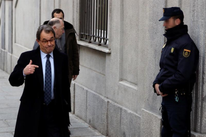 Imagen de archivo del expresidente de la Generalitat y expresidente del PDeCAT Artur Mas, llegando al Tribunal Supremo.