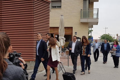 Pla obert de l'alcalde de les Borges del Camp, Joaquim Calatayud, entrant als jutjats de Reus el maig del 2016. Imatge publicada el 9 de març de 2018