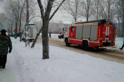 Imatge dels serveis d'emergències a la localitat russa de Perm, que va patir un incident similar dilluns passat.