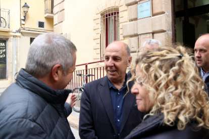 L'alcalde de l'Ampolla, Francesc Arasa, davant dels jutjats de Tortosa.