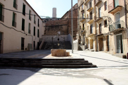 La nova plaça Sant Joan de Tortosa, al nucli antic, després de la urbanització integral que s'ha fet.