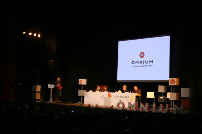 Òmnium Cultural celebra l'Assemblea General Ordinària de l'entitat al teatre Victòria de Barcelona.