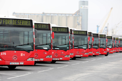 Els autobusos fora de servei estacionats a les cotxeres durant l'aturada parcial del 8 de maig del 2018.
