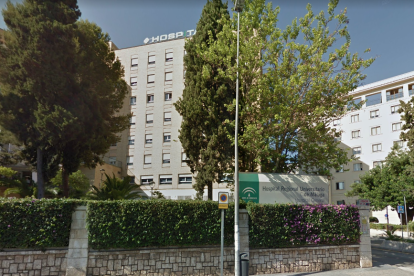 La víctima fue trasladada al Hospital Regional de Málaga.