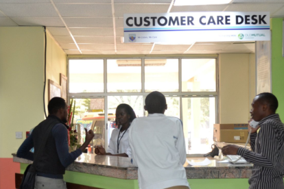 Imagen de la recepción del hospital Kenyatta National.