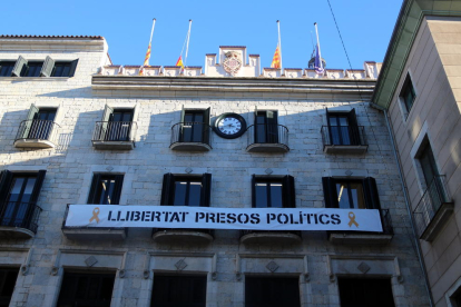 Imatge de la façana de l'Ajuntament de Girona.