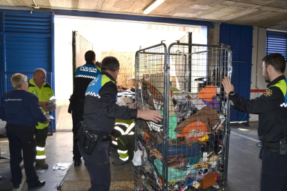 La Guàrdia Urbana ha portat tots els objectes intervinguts a la deixalleria.