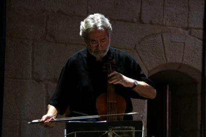 El maestro Jordi Savall en el concierto inaugural del VI Festival de Música Antiga de Poblet.