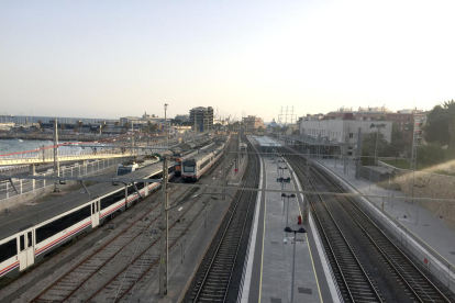 Imagen de la estación de trenes de Tarragona, por donde seguirían pasando los trenes de mercancías.