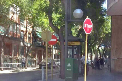Imagen del cruce entre las calles Rovira i Virgili y Hernández de Sanahuja en Tarragona.