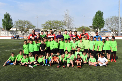 Los roig-i-negres han participado en los entrenamientos de la Escuela de Futbol La Pastoreta.