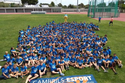 Més de 300 escolars gaudeixen de la segona edició dels Jocs Esportius de Cambrils