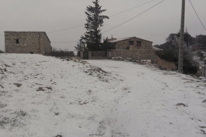 La nieve ha cogido en Rojals.